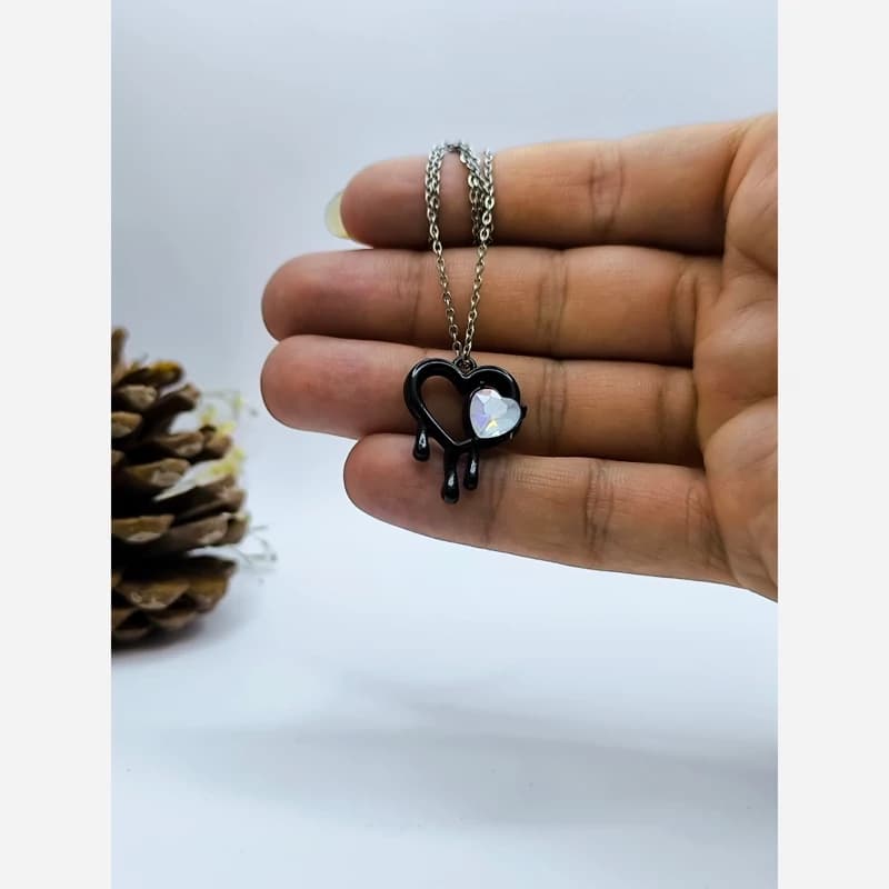 گردنبند زنانه نگین قلب — تصویر ۲