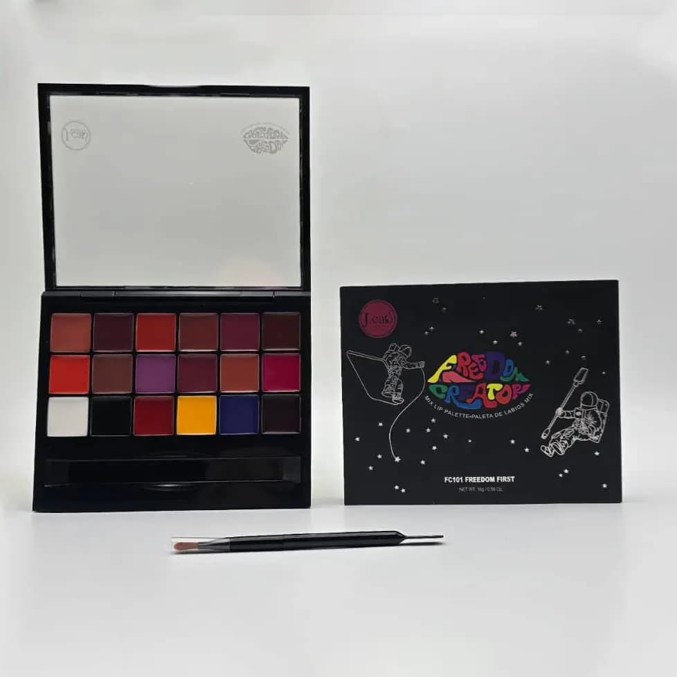 پالت کانتور و کامسیلر ۱۸ رنگ فوراور ۵۲(Forever 52 18-Color Contour & Concealer Palette)