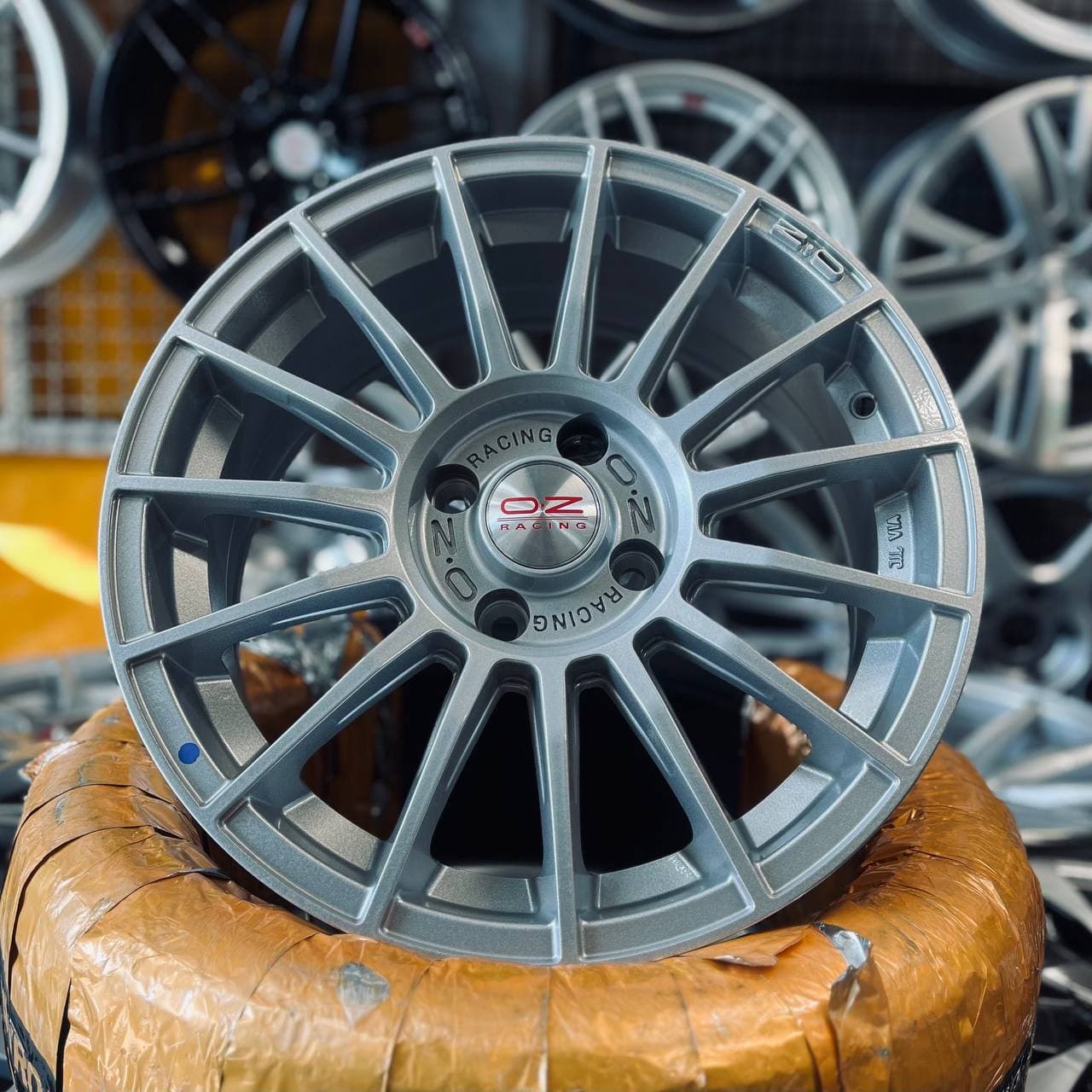رینگ OZ Racing اوزد تیریزمو سایز 16 نقره‌ای