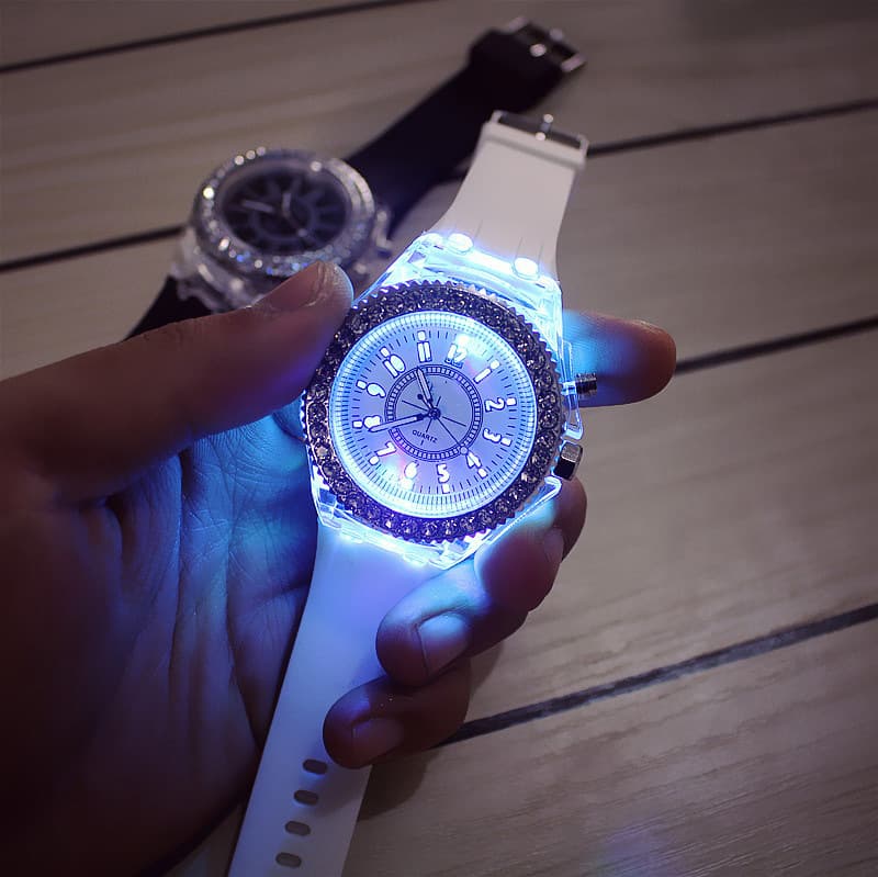 ساعت مچی نگین دار LED دار چند رنگ RGB