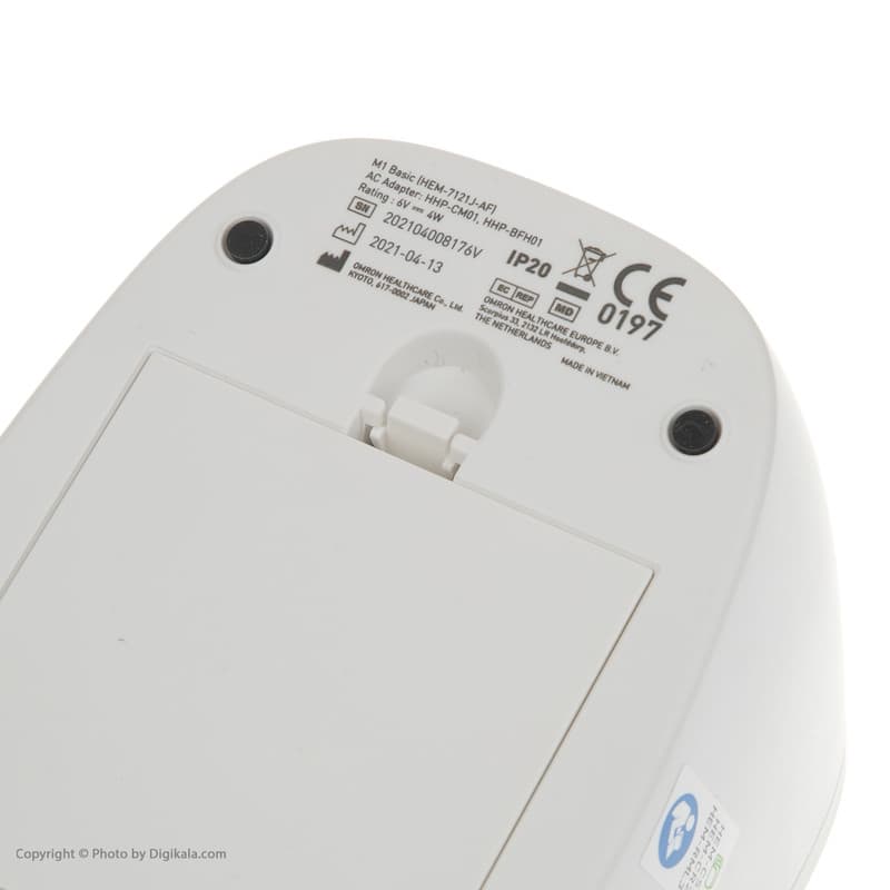 فشارسنج بازویی دیجیتال امرن مدل M1 Basic با سایز کاف 22 تا 32 سانتی‌متر، نمایشگر LCD، اندازه‌گیری فشار خون و ضربان قلب، نشانگر آریتمی، منبع تغذیه باتری قلمی AA و قابلیت ذخیره نتیجه آخرین تست — تصویر ۸