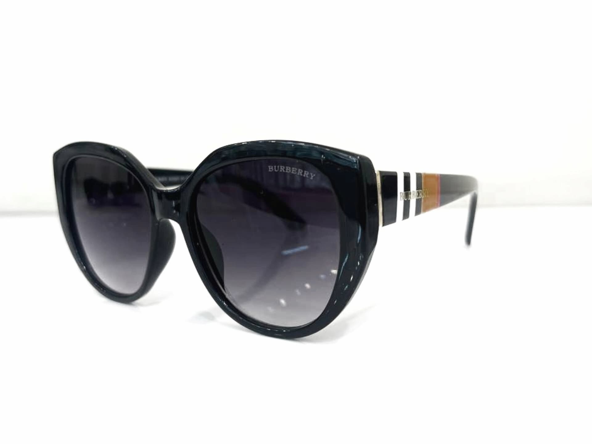 عینک آفتابی زنانهBURBERRYمدل9690 — تصویر ۶