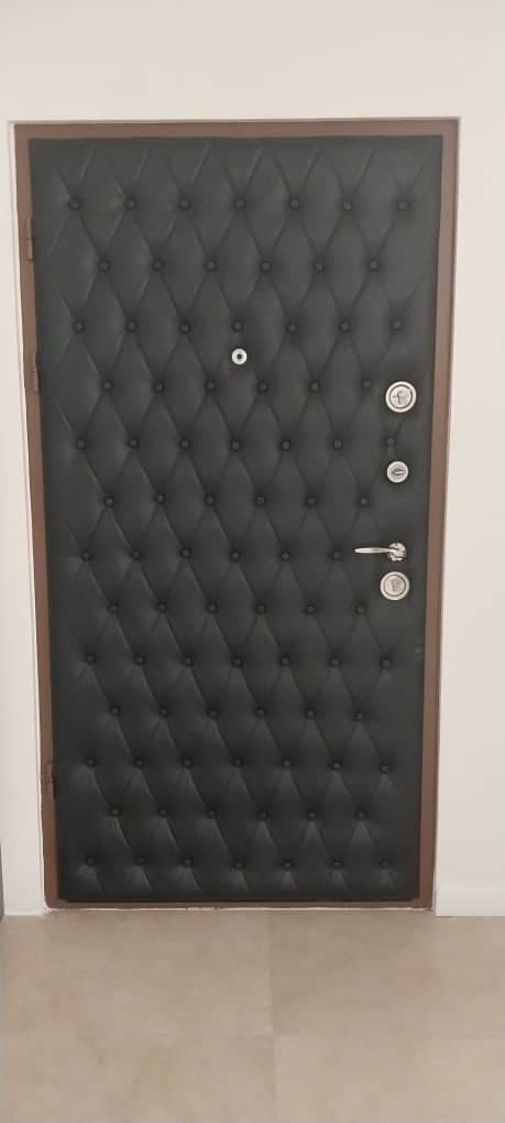 لمسه کاری درب