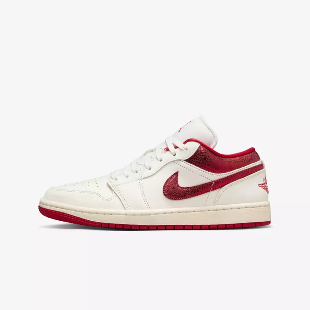 کفش ورزشی زنانه نایکی Air Jordan 1 Low SE Ruby