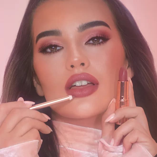 مداد لب شارلوت تیلبری پیلوتاک مدیوم فولسایز | Charlotte Tilbury Lip Cheat – Pillow Talk Medium — تصویر ۵