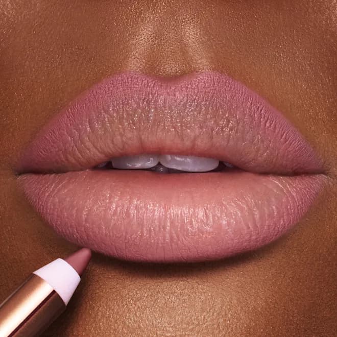 مداد لب شارلوت تیلبری پیلوتاک مدیوم فولسایز | Charlotte Tilbury Lip Cheat – Pillow Talk Medium — تصویر ۶