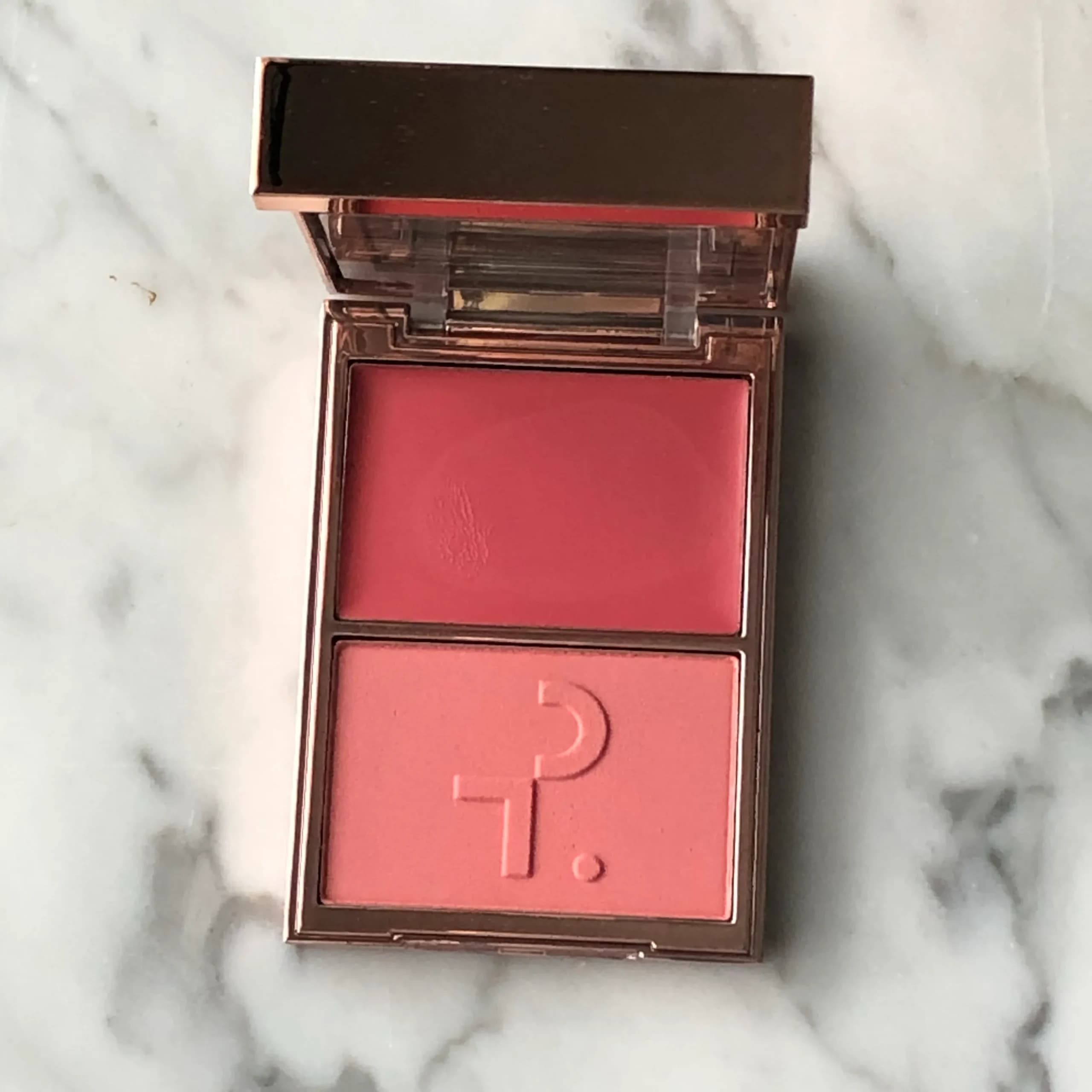 رژگونه دوتایی پاتریک تا رنگ She’s That Girl | Patrick Ta Major Headlines Double-Take Crème & Powder Blush Duo – She’s That Girl — تصویر ۸
