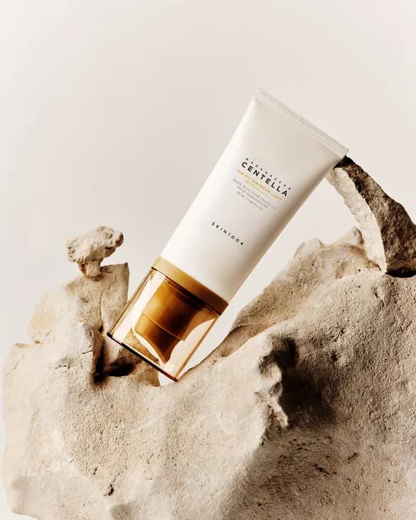 ضد آفتاب( سنتلا )SKIN1004 Madagascar Centella Air-Fit Suncream Light SPF30 PA++++ | حجم 50 میلی‌لیتر — تصویر ۳