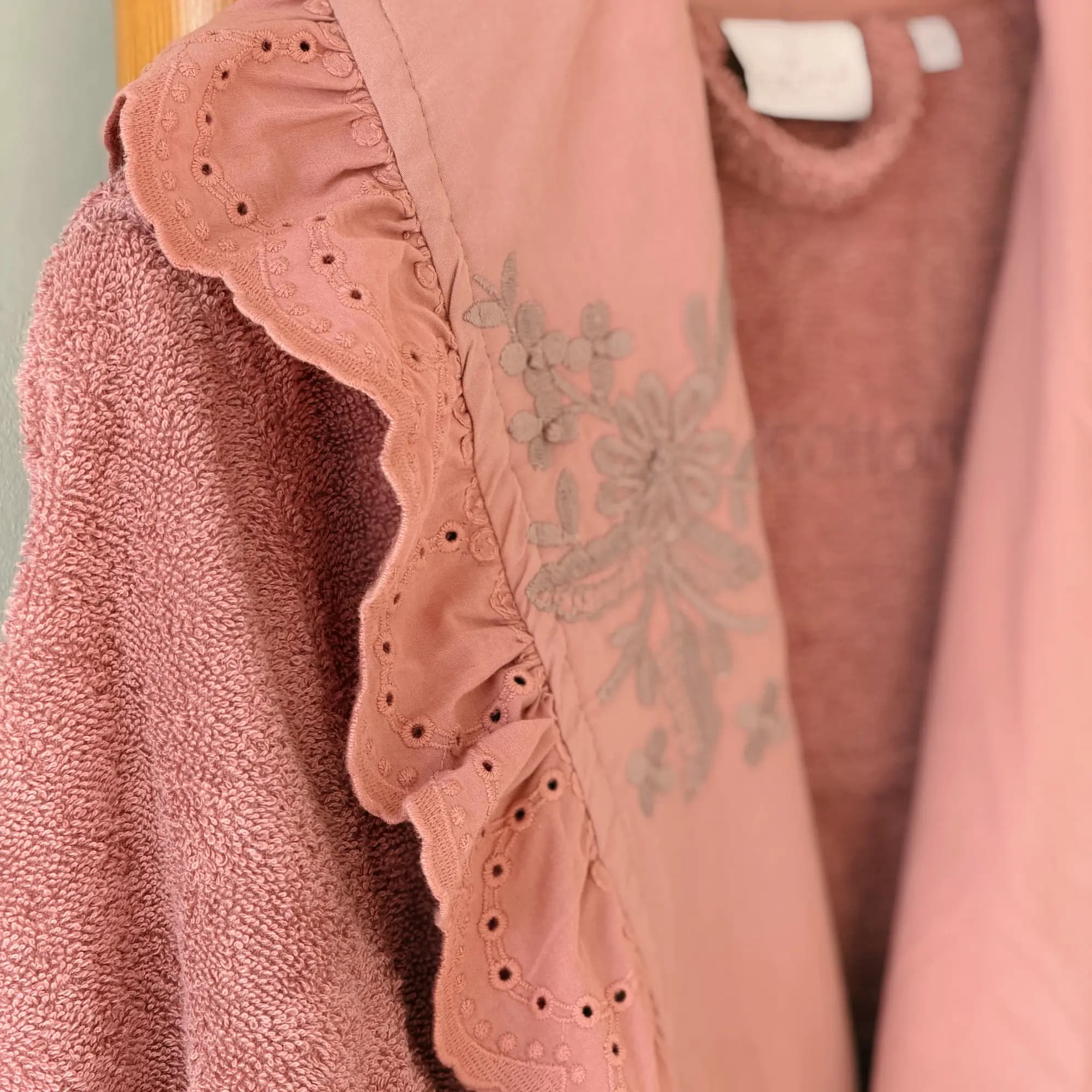 حوله تن پوش زنانه برند ecocotton مدل Elsa — تصویر ۴
