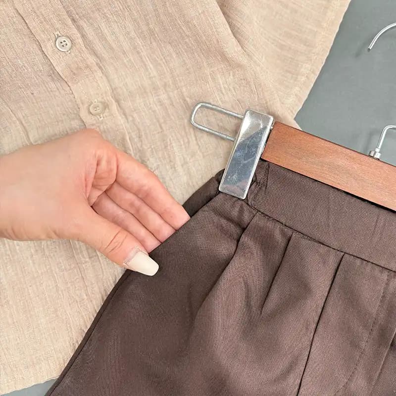 ست شومیز و شلوارک پسرانه کرم قهوه ای لینن مناسب گردش و عکاسی کد 1322 — تصویر ۸