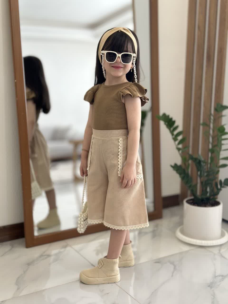 ست دوتیکه مجلسی دخترانه جنس تاپ پنبه جنس شلوارک لنین — تصویر ۳