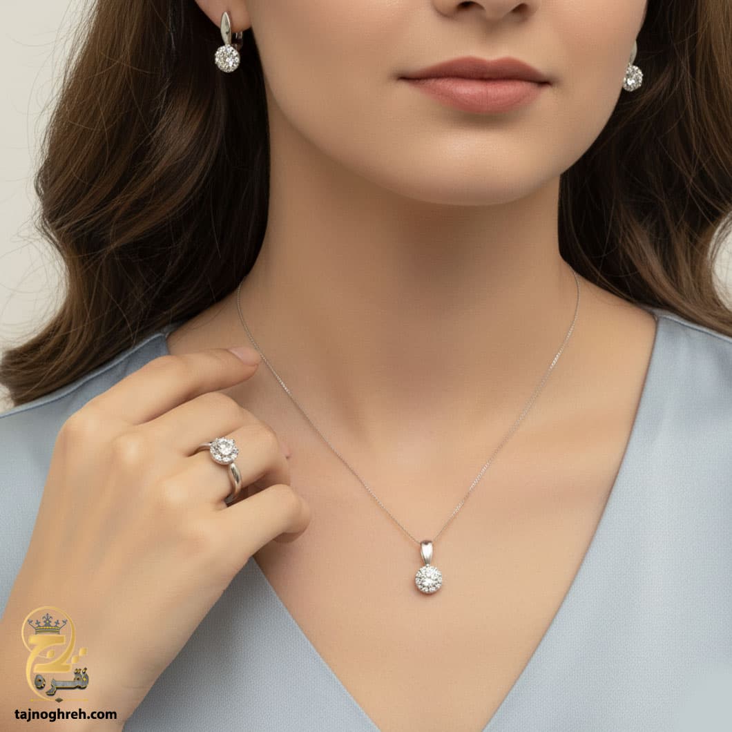 نیم ست زنانه نقره سولیتر طرح جواهری مدل NSW H40 — تصویر ۶