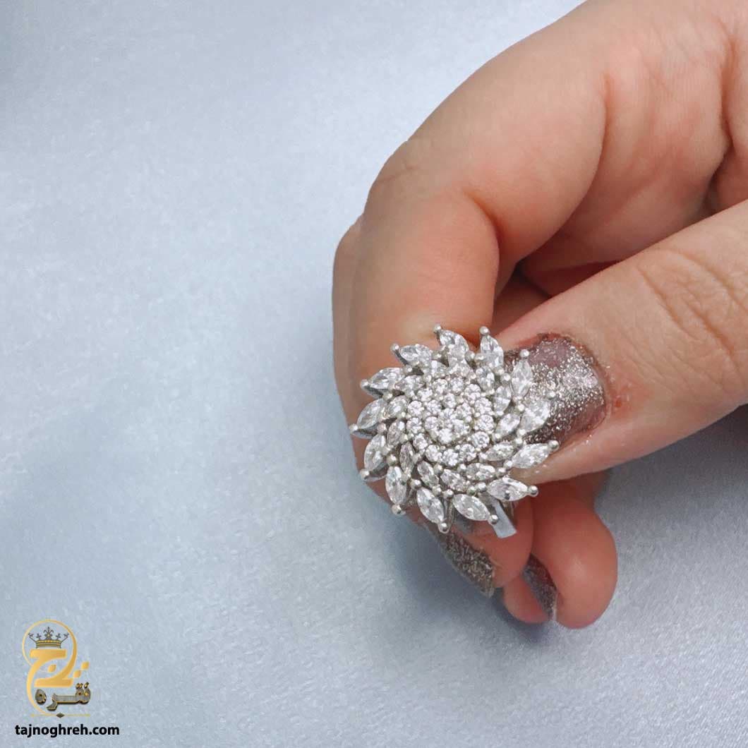 انگشتر نقره زنانه مجلسی جواهری مدل RSW F70 — تصویر ۵