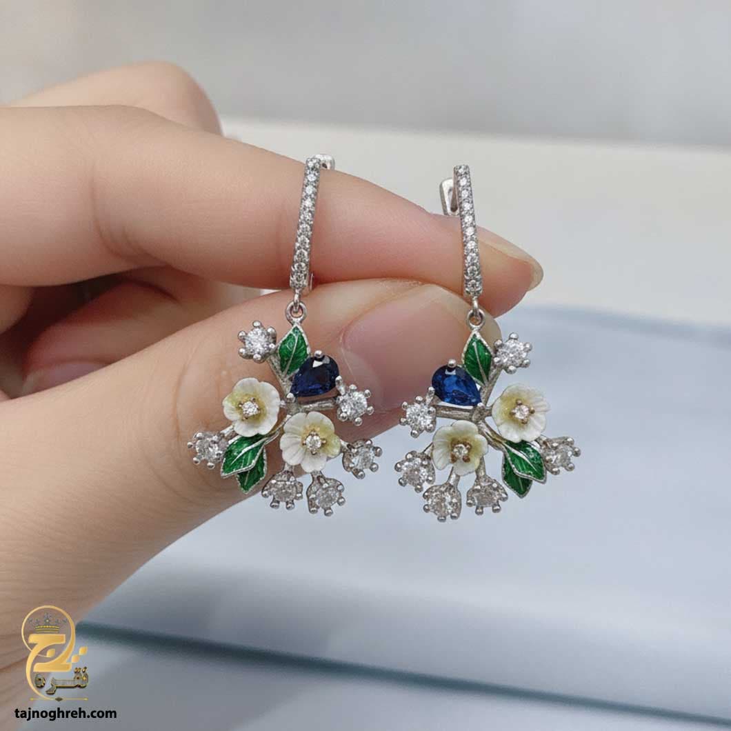 گوشواره نقره عروس طرح گل مدل ESW E110 — تصویر ۶