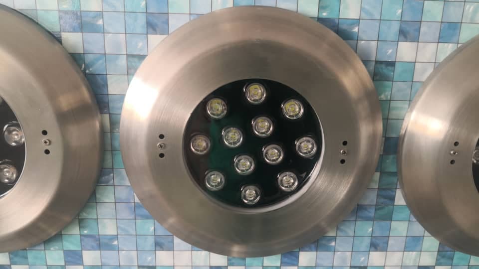 چراغ استخری روکار استیل 36 وات فول کالر برند LEDMAN — تصویر ۳
