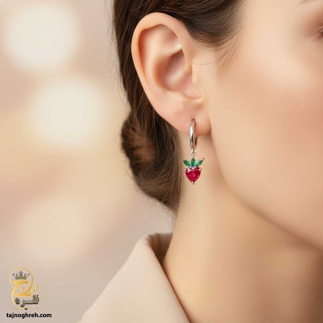 گوشواره نقره دخترانه شیک طرح توت فرنگی مدل ESW E93