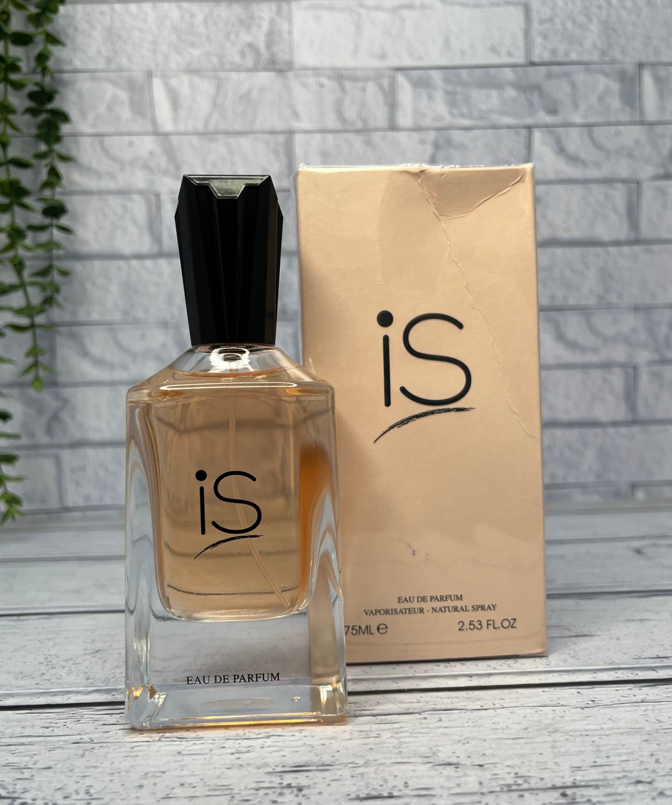 عطر زنانه فراگرنس ورد is جیورجیو آرمانی اس ای