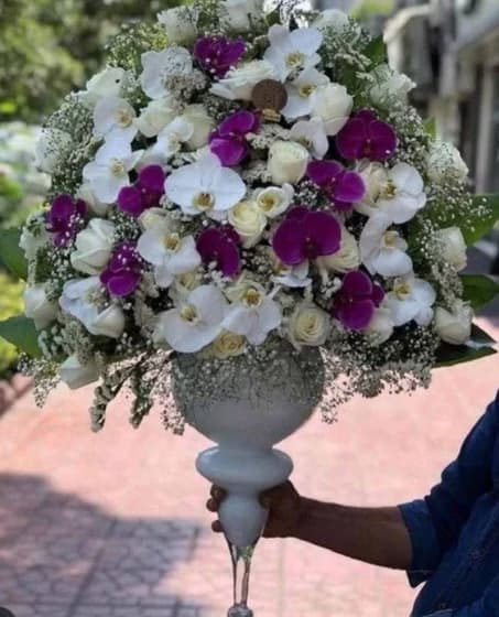 جام گل رز و ارکیده سفید و بنفش فرنیکا برای خواستگاری 390