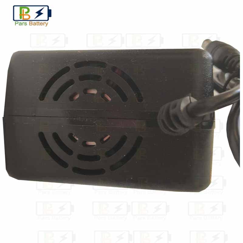 شارژر باتری لیتیومی 7 سل 29.4V 3A — تصویر ۳