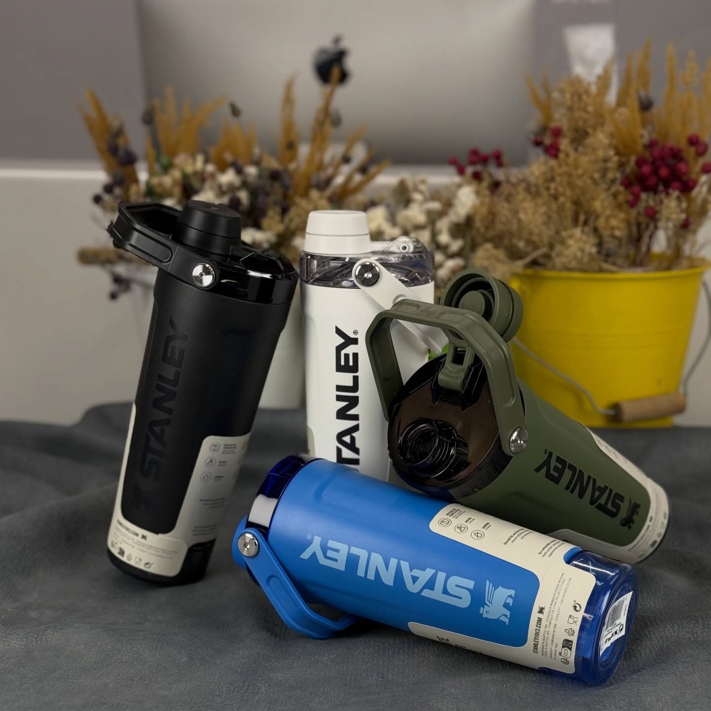 شیکر استنلی580 میل مدل ACTIVATE SHAKER BOTTLE مخزن دار