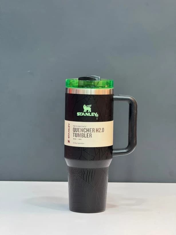 تراول ماگ استنلی طرح اسپایدرمن مدل TUMBLER – مشکی — تصویر ۳