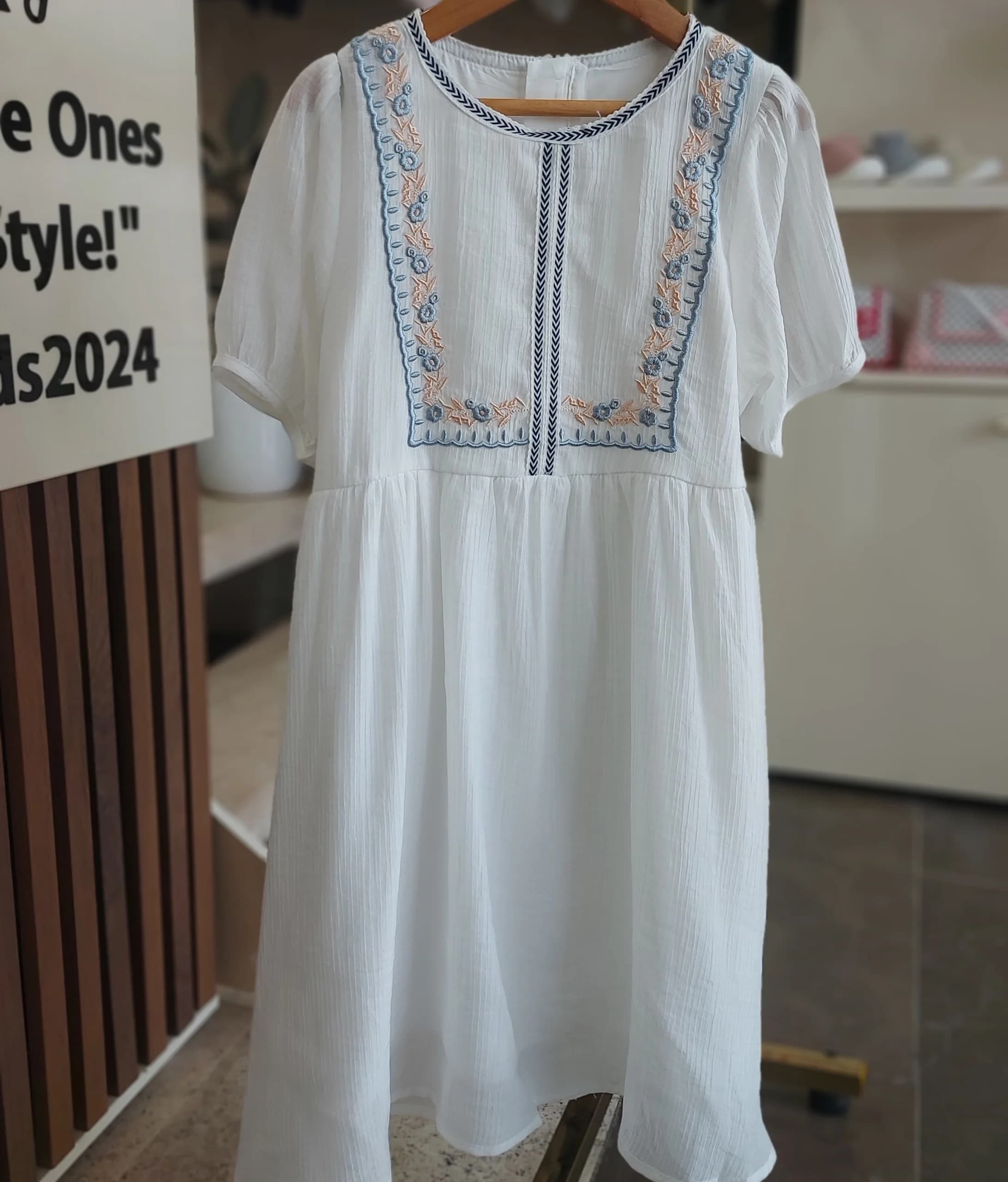 سارافون دخترانه حریر گلدوزی — تصویر ۲