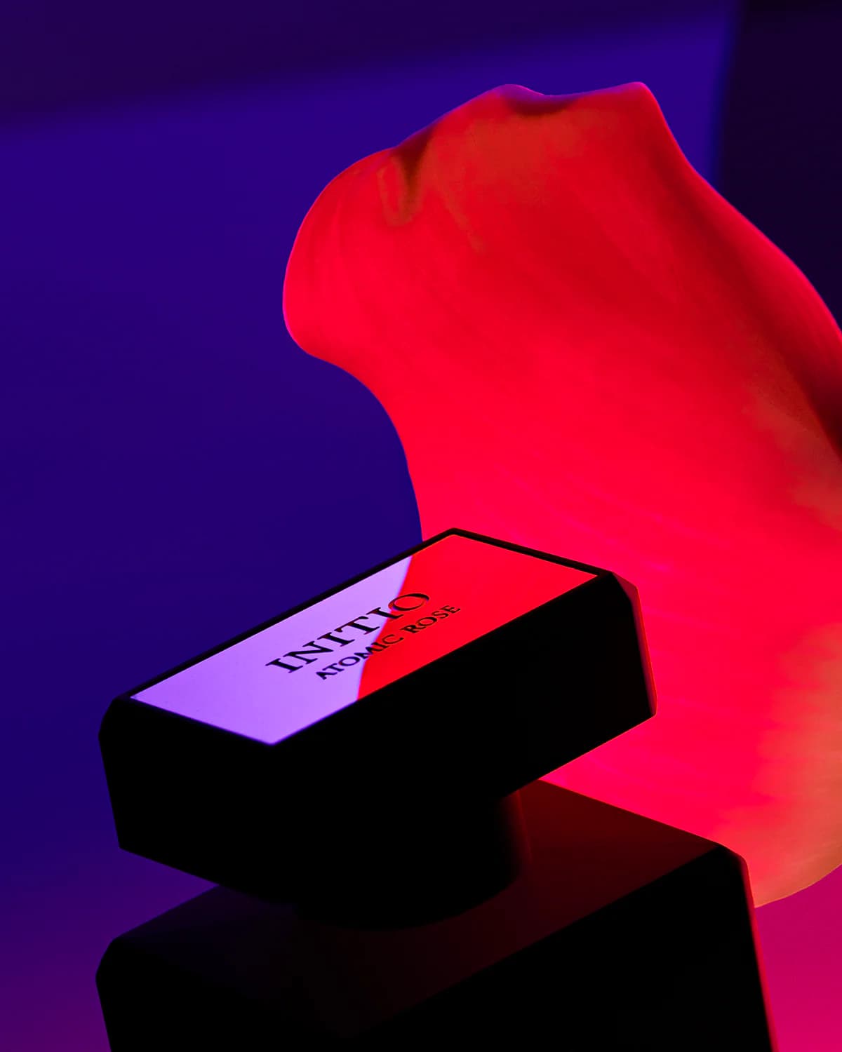 عطر ادکلن اینیشیو اتمیک رز اصل — تصویر ۳