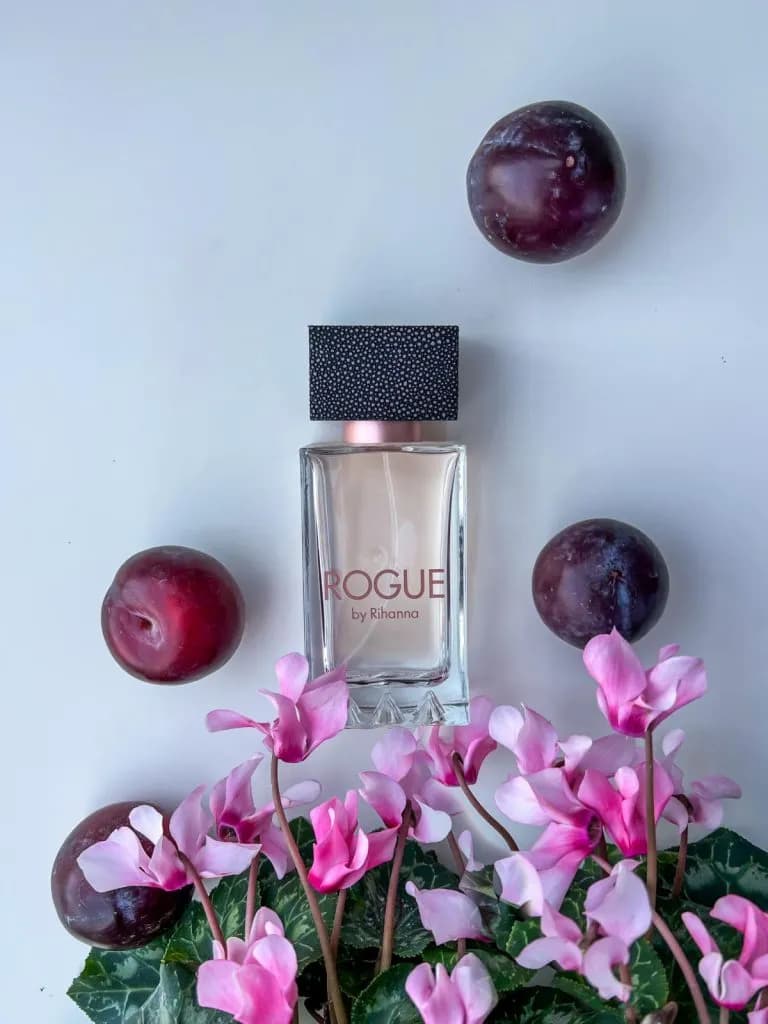 عطر ادکلن ریحانا رژ زنانه اصل — تصویر ۴