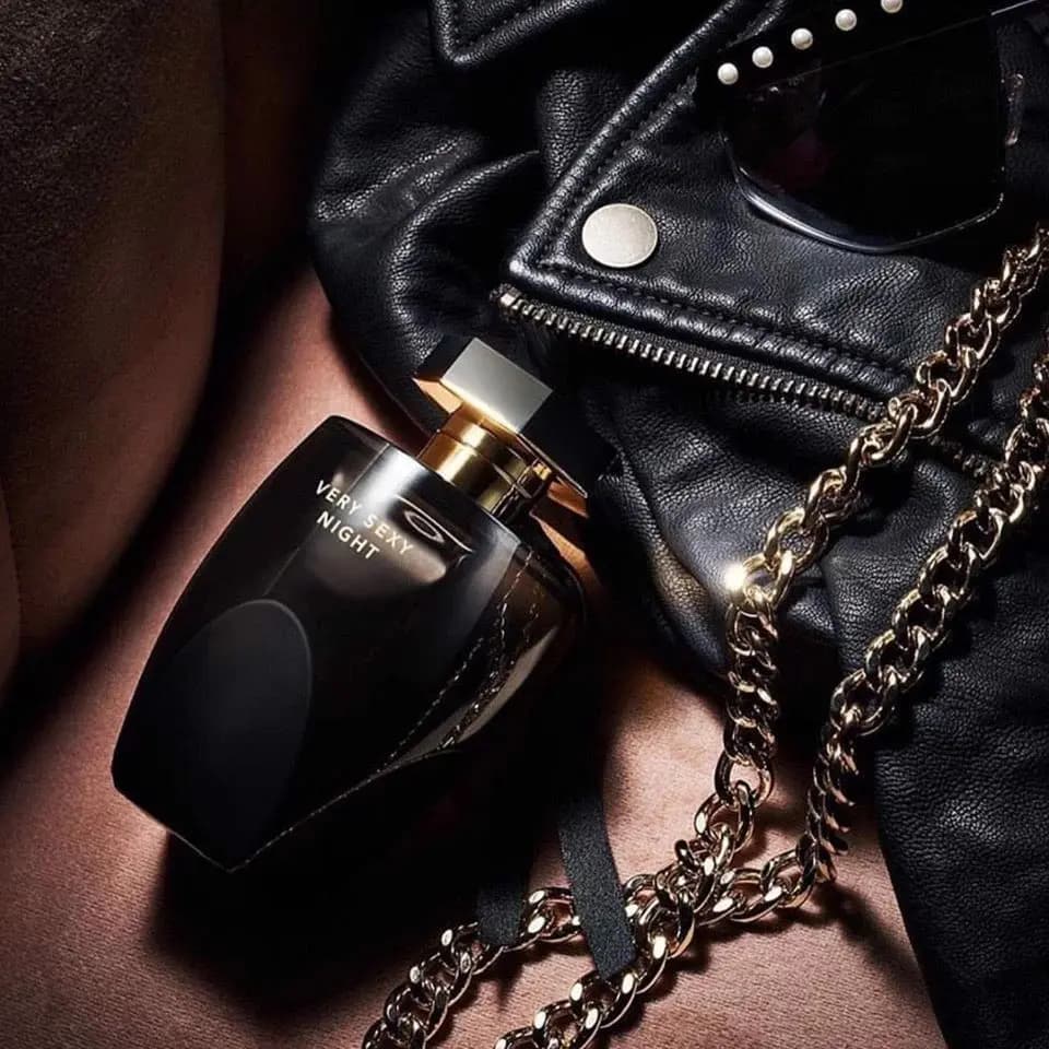 عطر ادکلن ویکتوریا سکرت وری سکسی نایت زنانه اصل — تصویر ۴