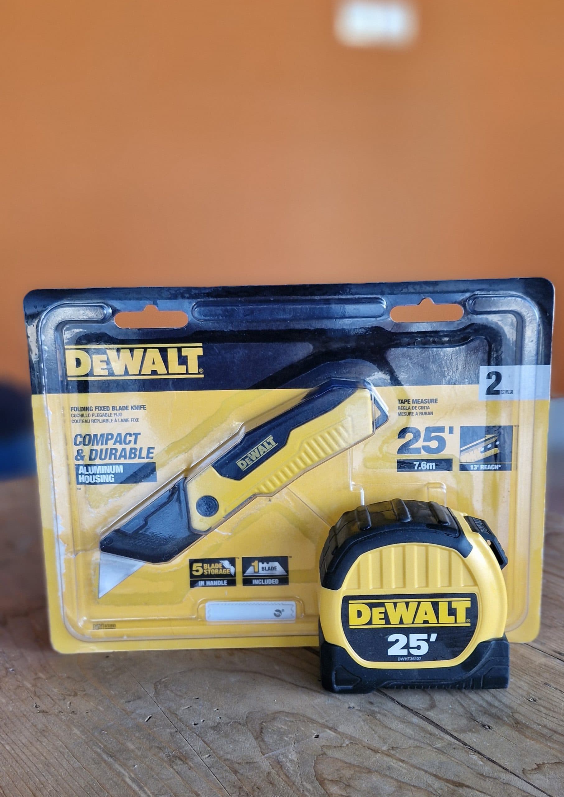 ست متر و کاتر تاشو دیوالت DWHT43260