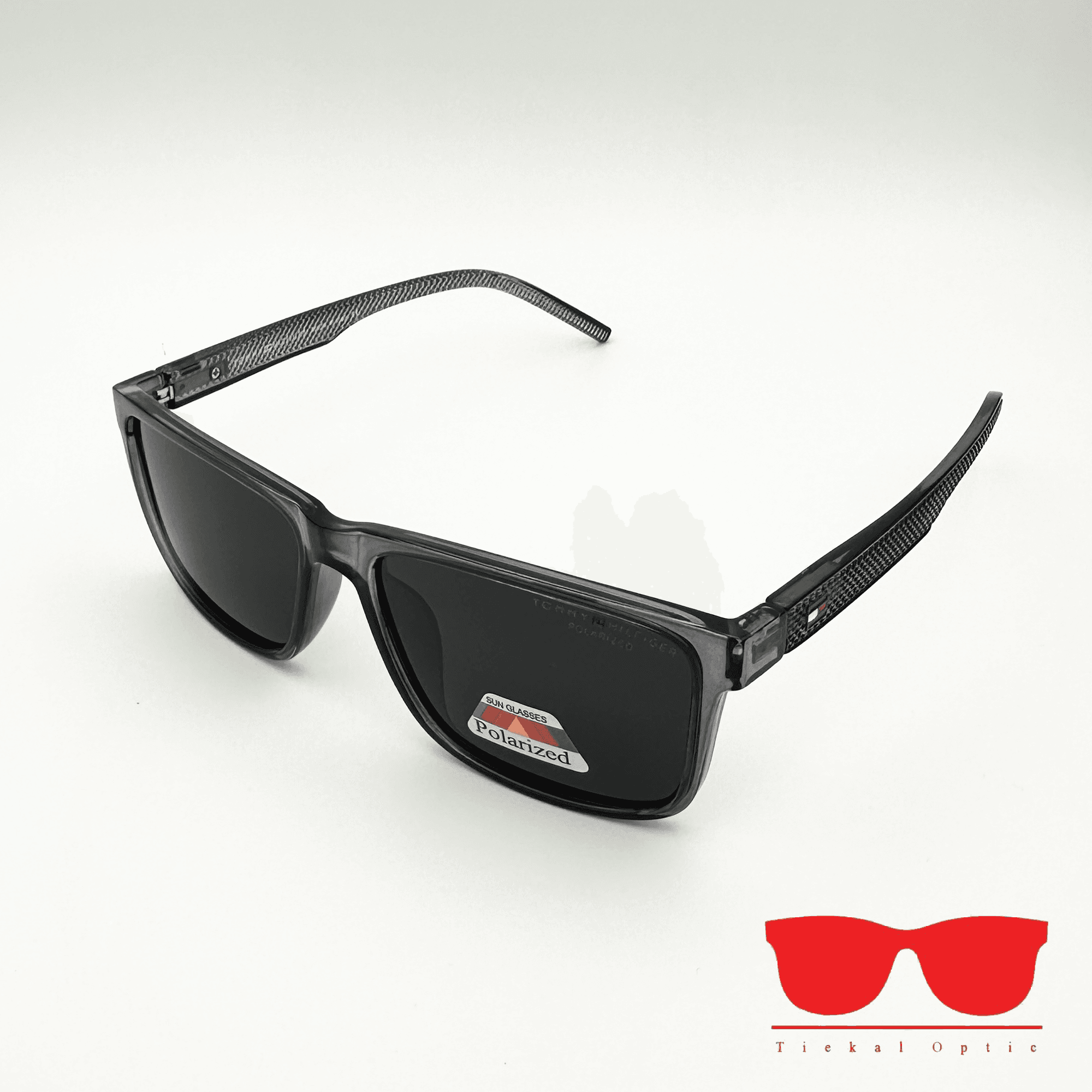 عینک آفتابی پلاریزه برند Tommy Hilfiger مدل 89070 — تصویر ۴