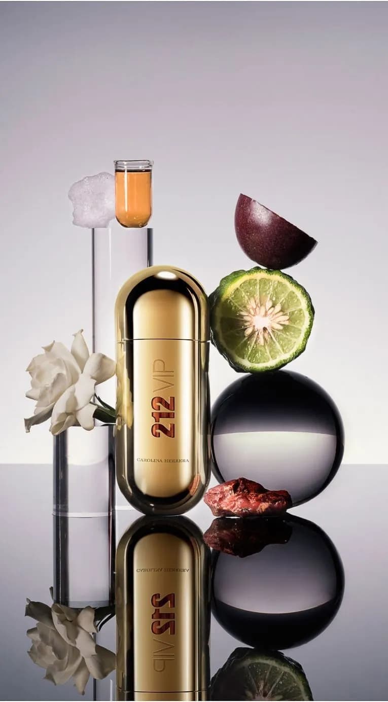 عطر ادکلن کارولینا هررا 212 وی آی پی زنانه اصل — تصویر ۹