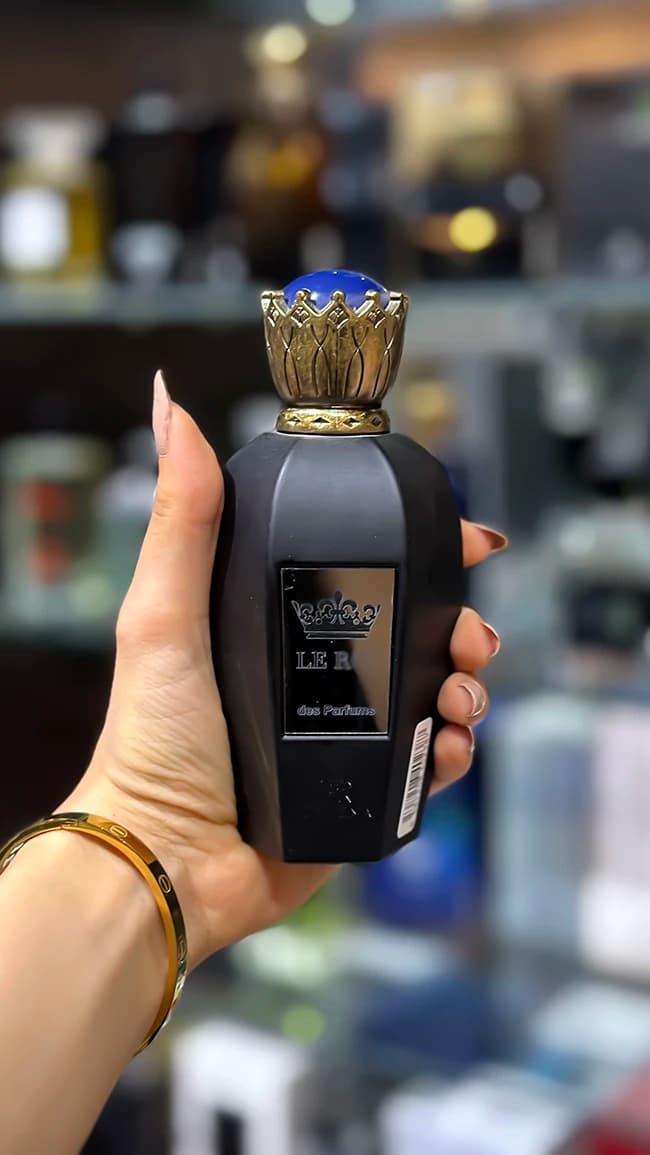 ادکلن مردانه روونا مدل Le Roi با رایحه تام فورد فاکینگ فابولوس 100 میل — تصویر ۲