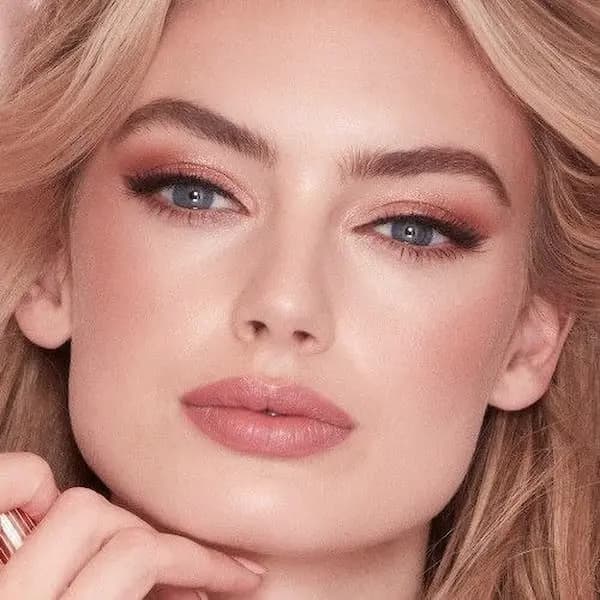 رژگونه پودری شارلوت تیلبری رنگ پیلوتاک فولسایز — تصویر ۵