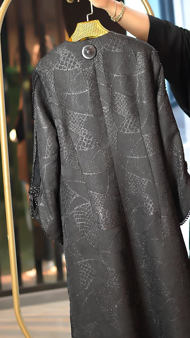 مانتو مجلسی ژاکارد ترک با گیپور کارشده و آستینهای ظریف – تنخور خاص — تصویر ۴