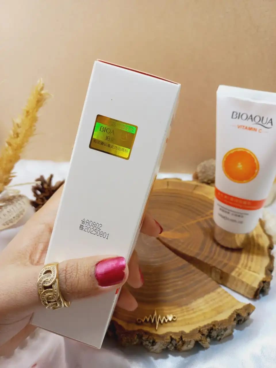 فوم شستشو تیوپی 100 گرمی ویتامین سی بیوآکوا BIOAQUA کد BQY81846 — تصویر ۲