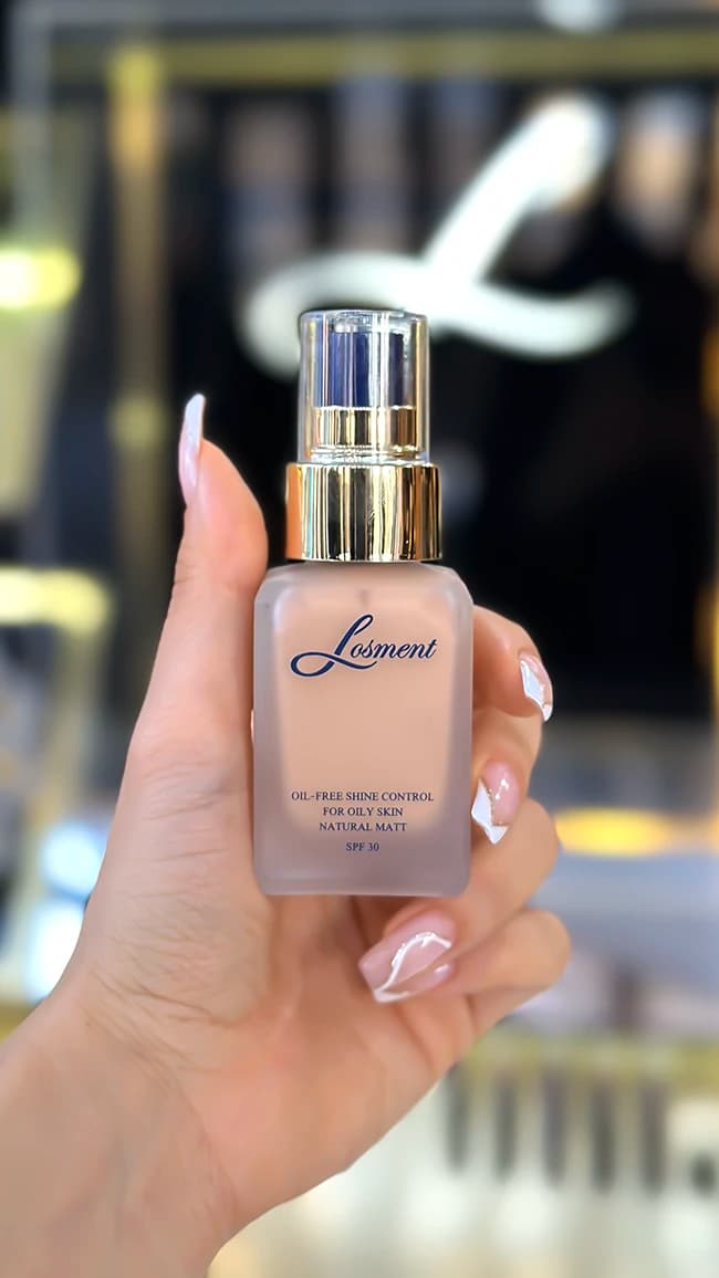 کرم پودر پمپی لوسمنت SPF30 فاقد چربی پرایمردار (Losment) — تصویر ۲