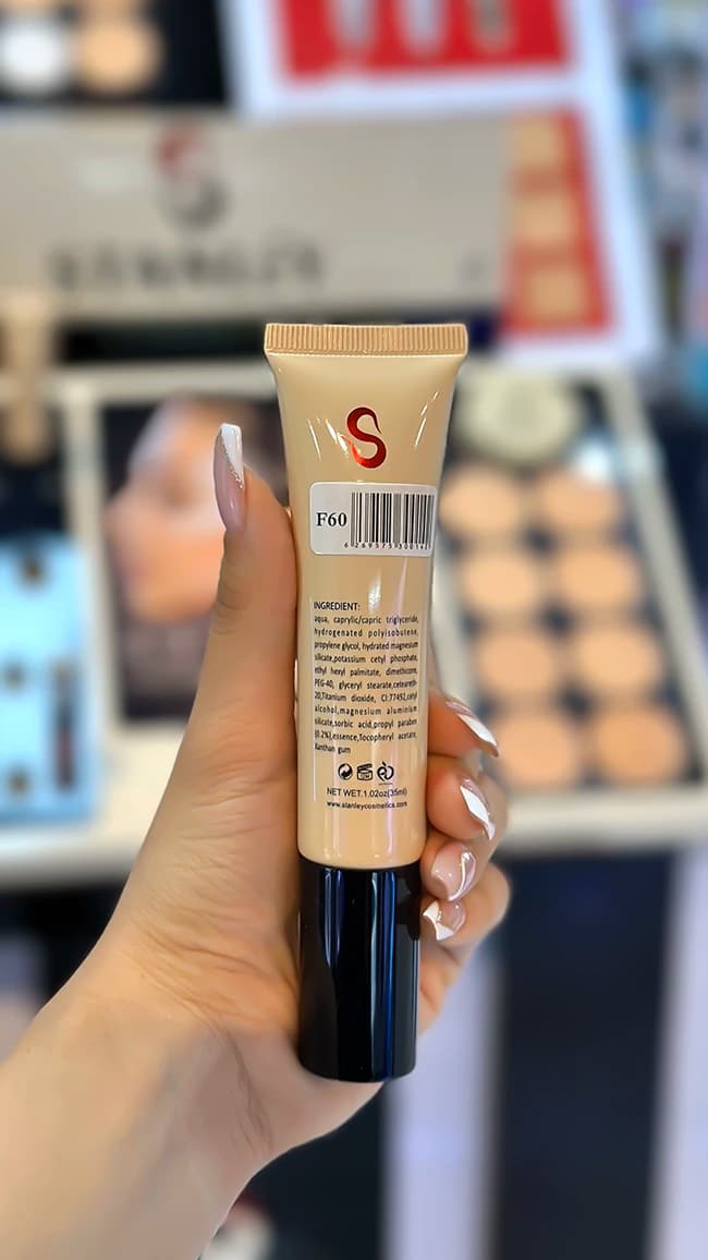 کرم پودر استنلی با SPF 20 مدل 35ml DOUBLE WEAR – مناسب برای انواع پوست — تصویر ۳