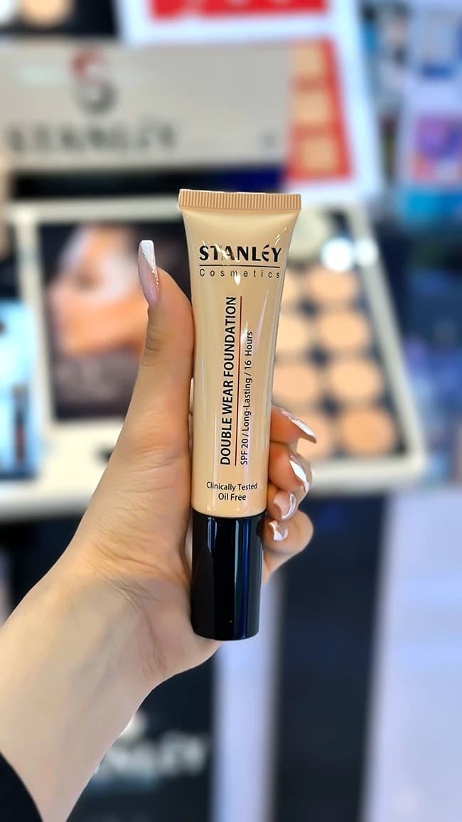 کرم پودر استنلی با SPF 20 مدل 35ml DOUBLE WEAR – مناسب برای انواع پوست