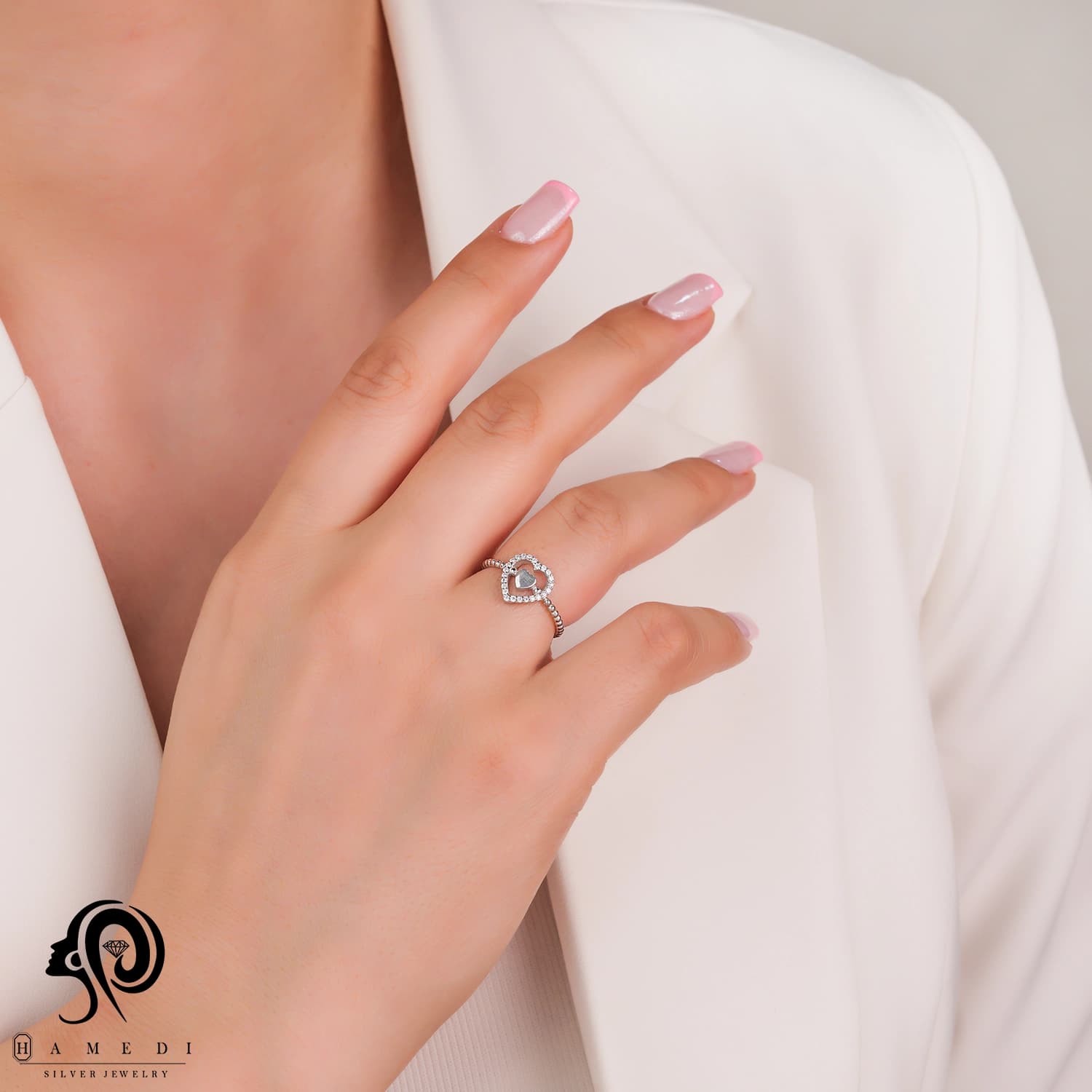 انگشتر قلب دور نگین نقره زنانه مدل RI B213 — تصویر ۴
