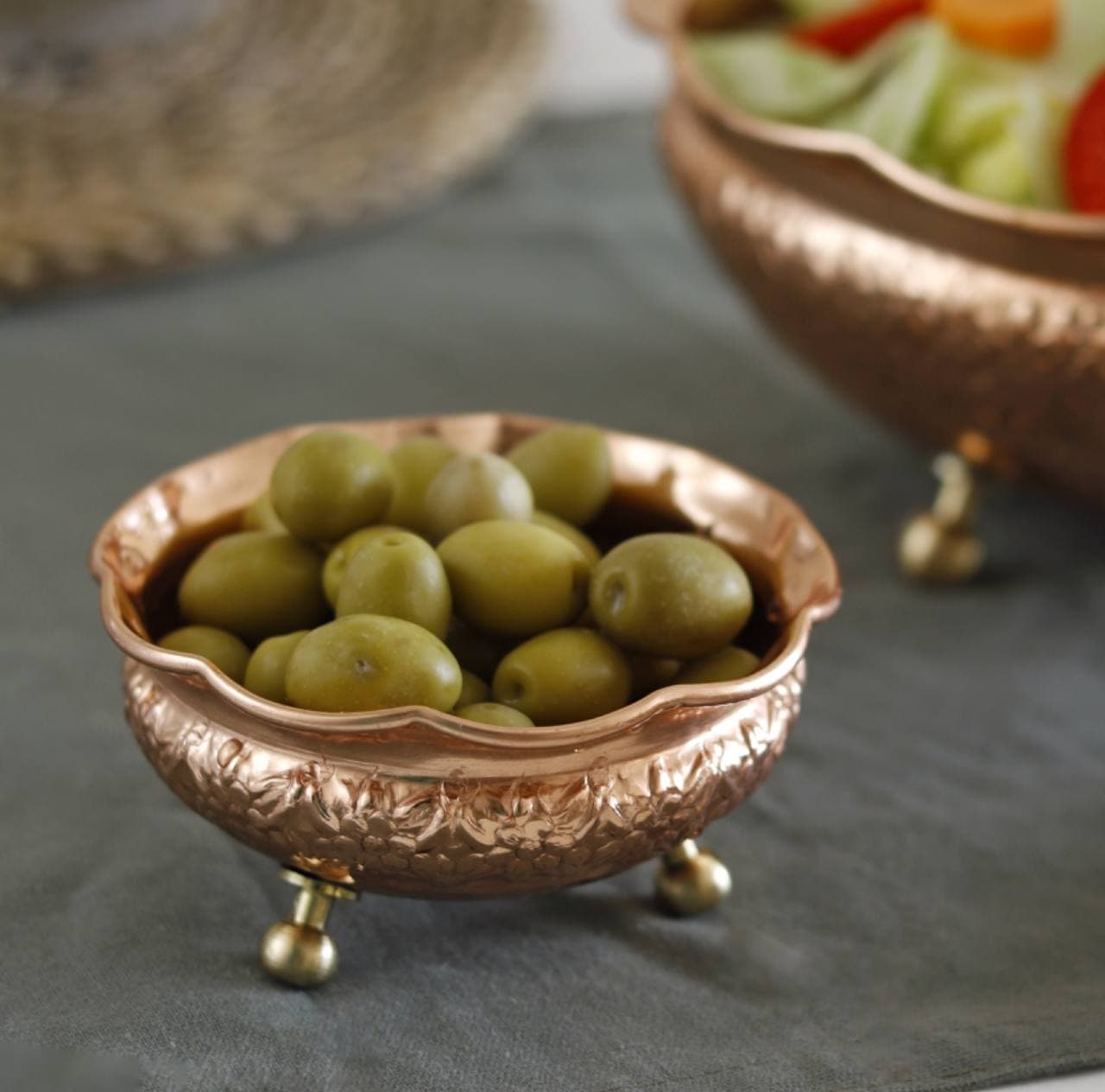 کاسه مسی قرمز سه پایه