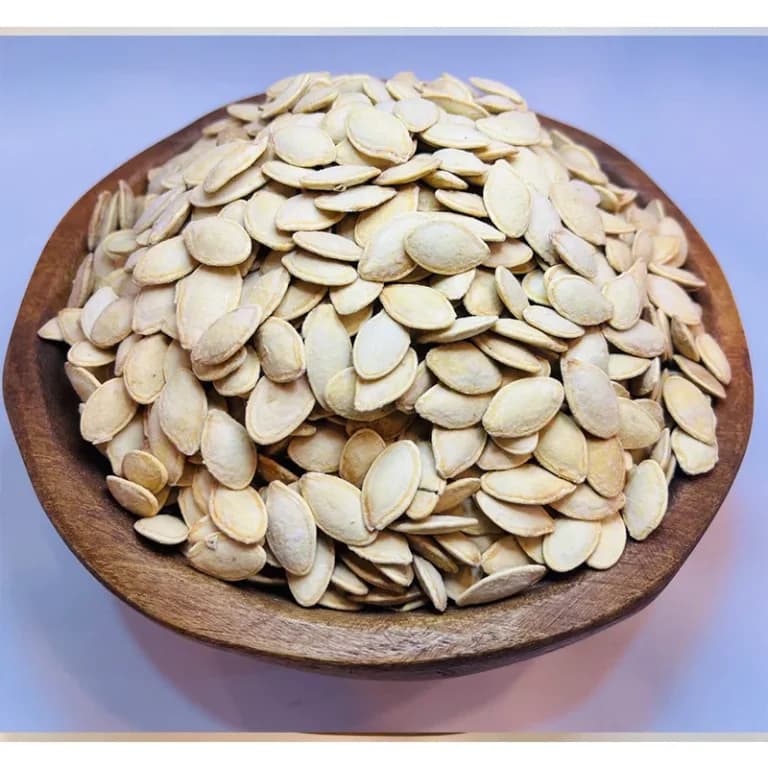تخمه کدو گوشتی نمکی ۵۰۰ گرمی