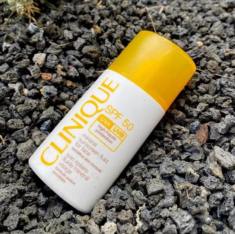 ضدآفتاب مینرال کلینیک SPF50 — تصویر ۴