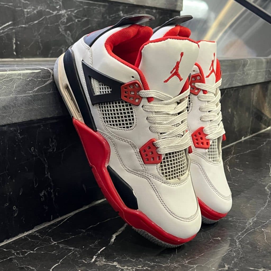 کفش کتانی مردانه نایک جردن 4 سفید قرمز Jordan 4 — تصویر ۵
