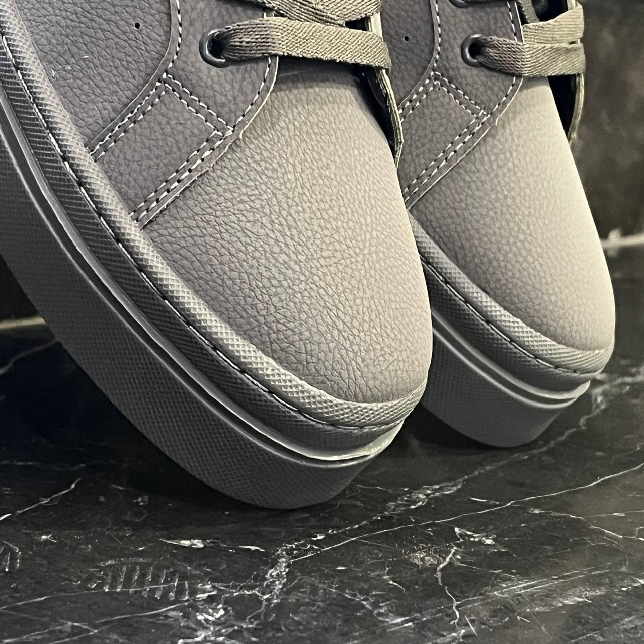 کفش کتانی مردانه ونس پل اند بیر طوسی تمام Vans Pull&Bear — تصویر ۴
