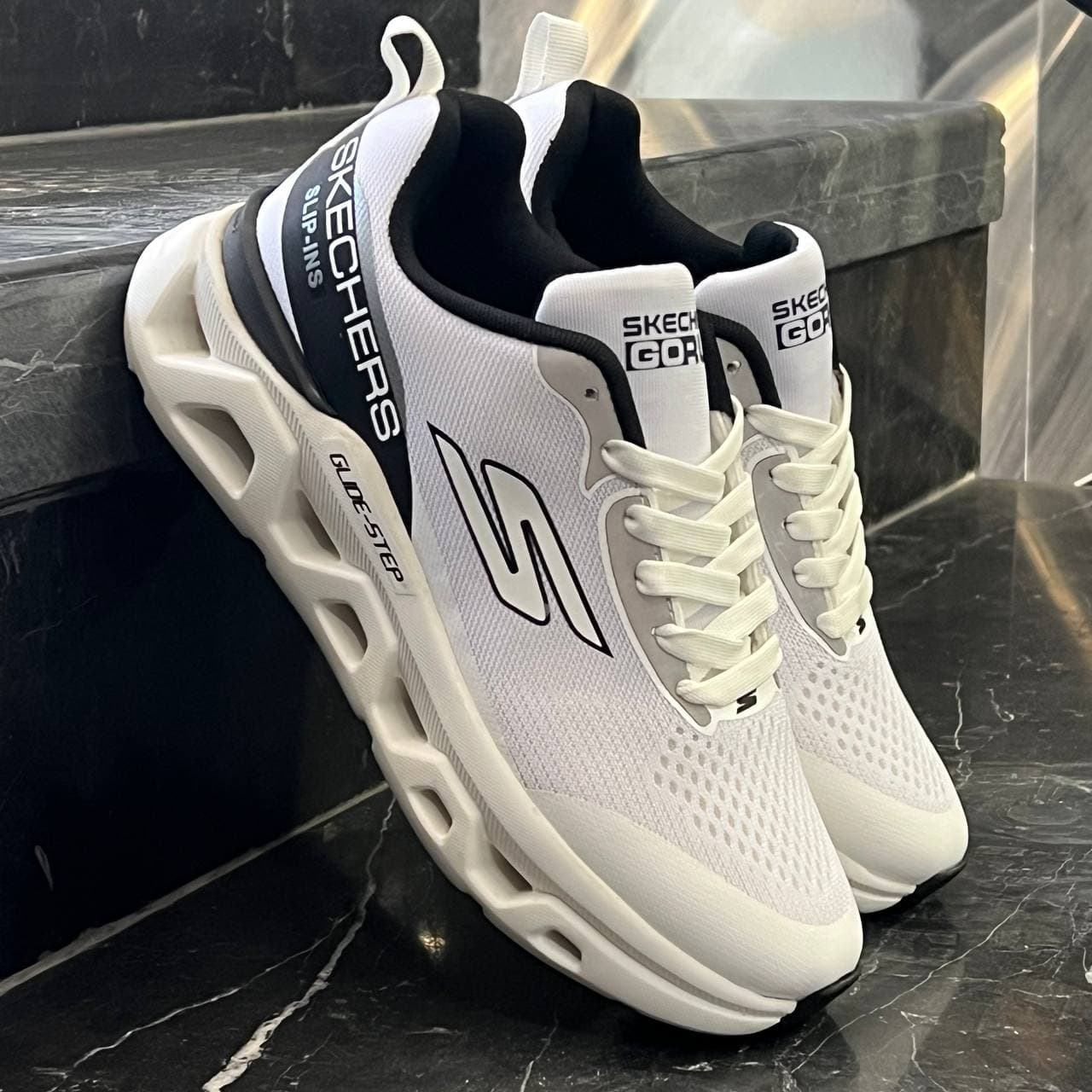 کفش کتانی مردانه اسکیچرز سفید مشکی SKECHERS