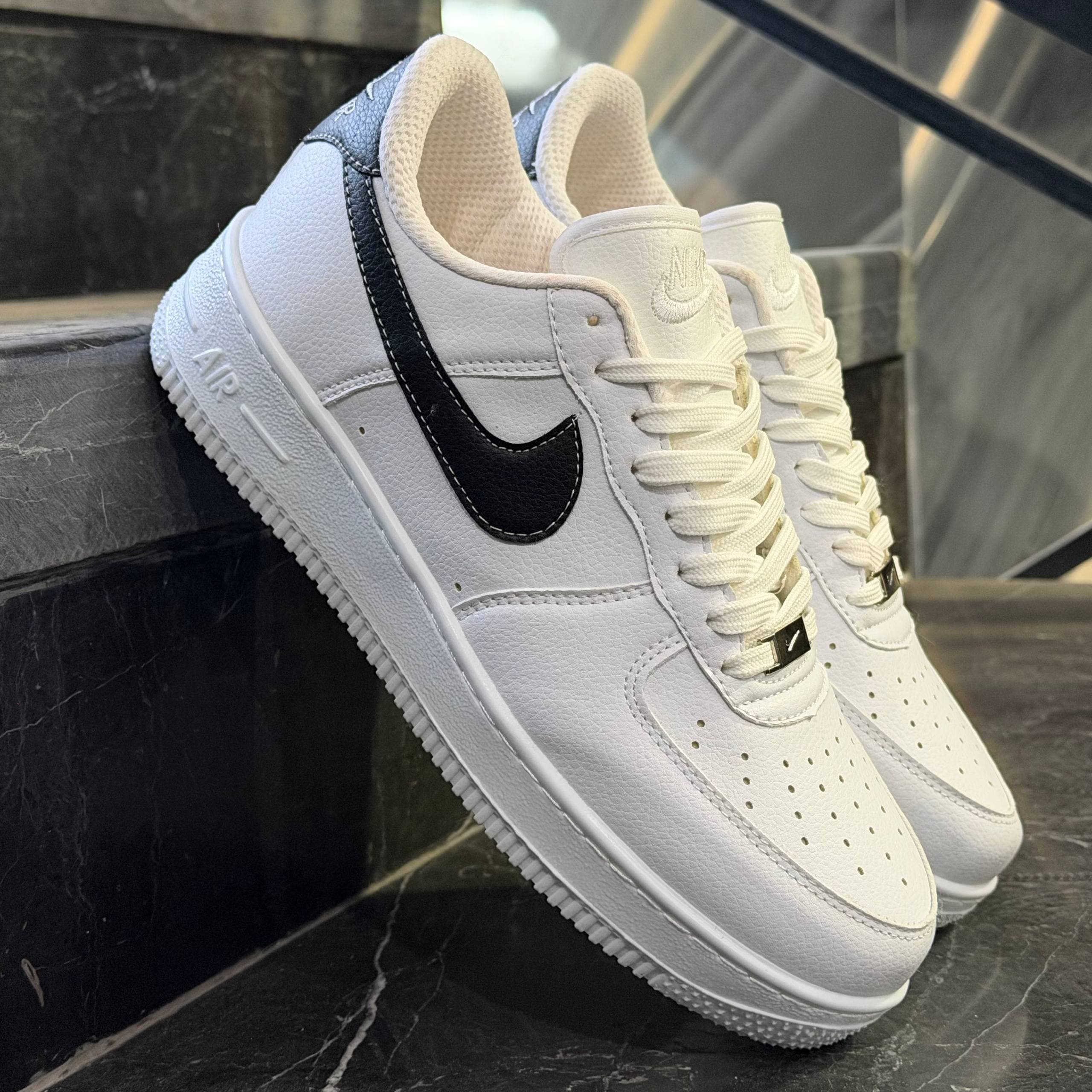 کفش کتانی مردانه نایک ایرفورس سفید نایک مشکی Nike Air Force