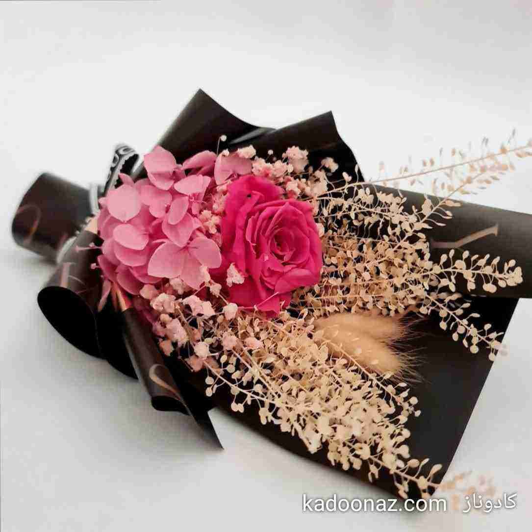 دسته گل رز جاودان آغوش احساس