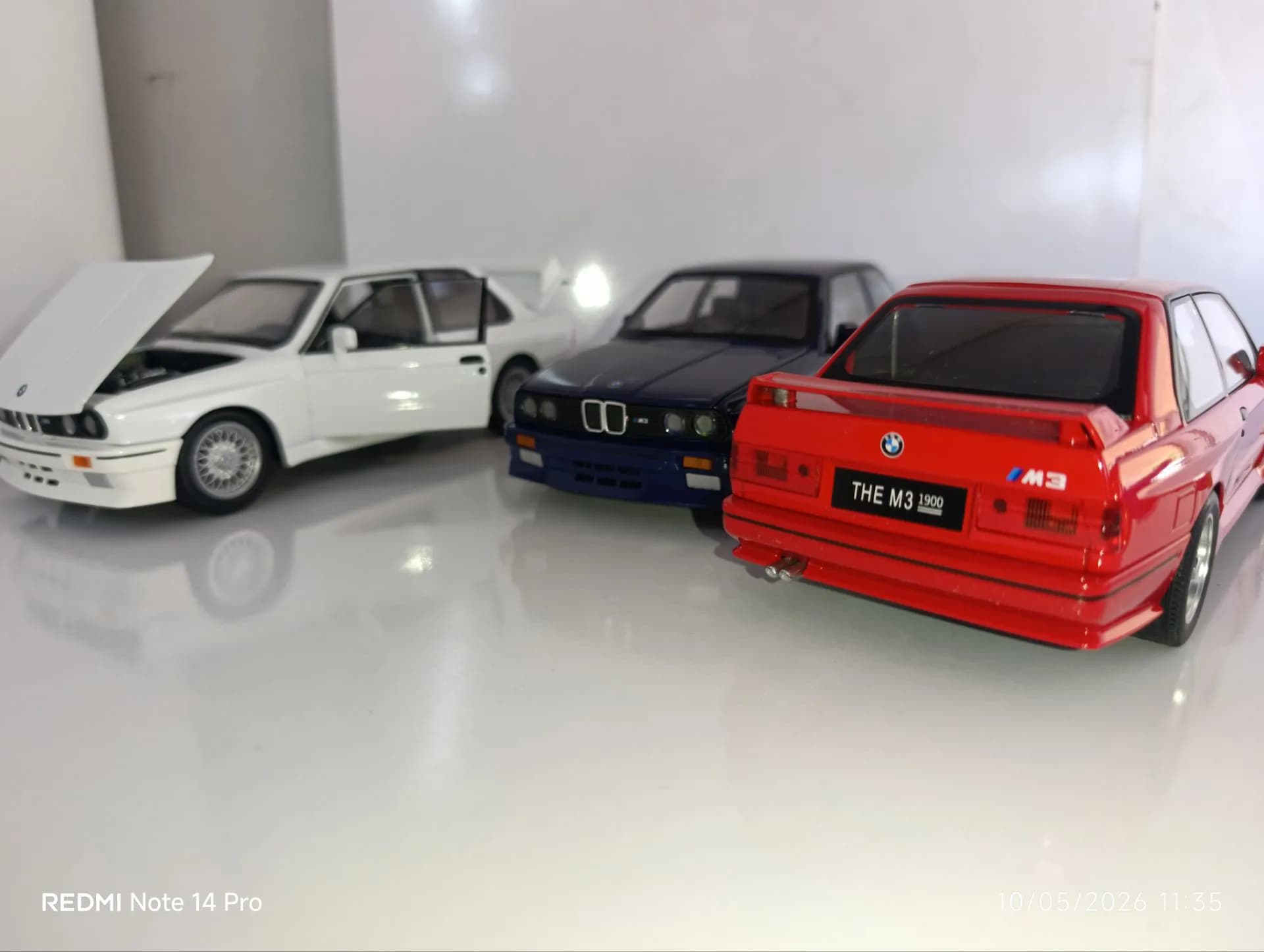 اسباب بازی ماشین فلزی سایز1/24 BMW سری M3 — تصویر ۳