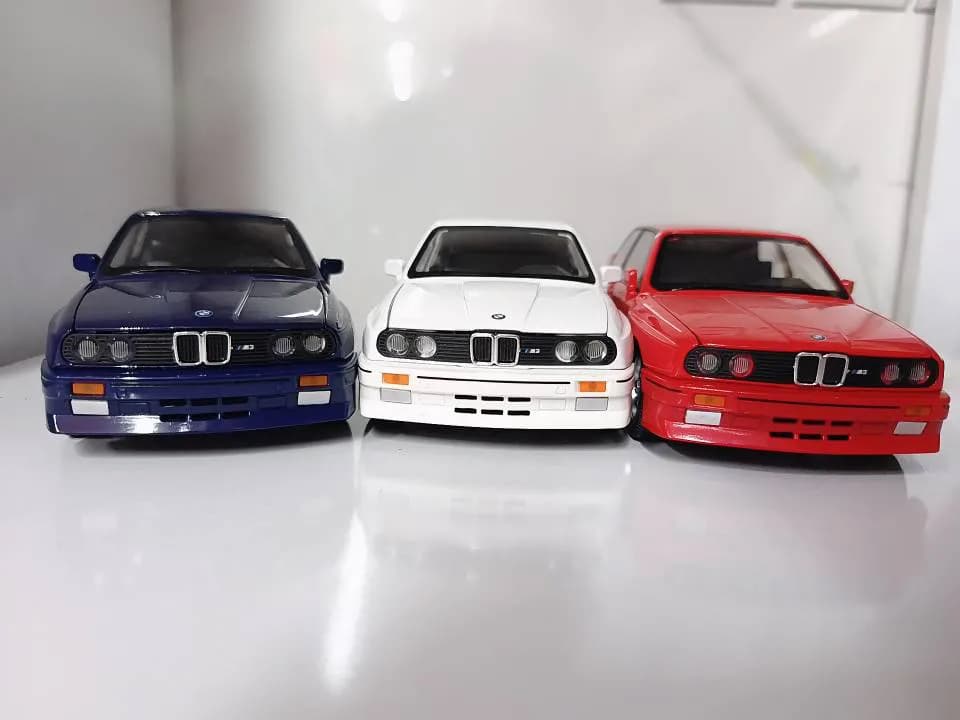 اسباب بازی ماشین فلزی سایز1/24 BMW سری M3 — تصویر ۹